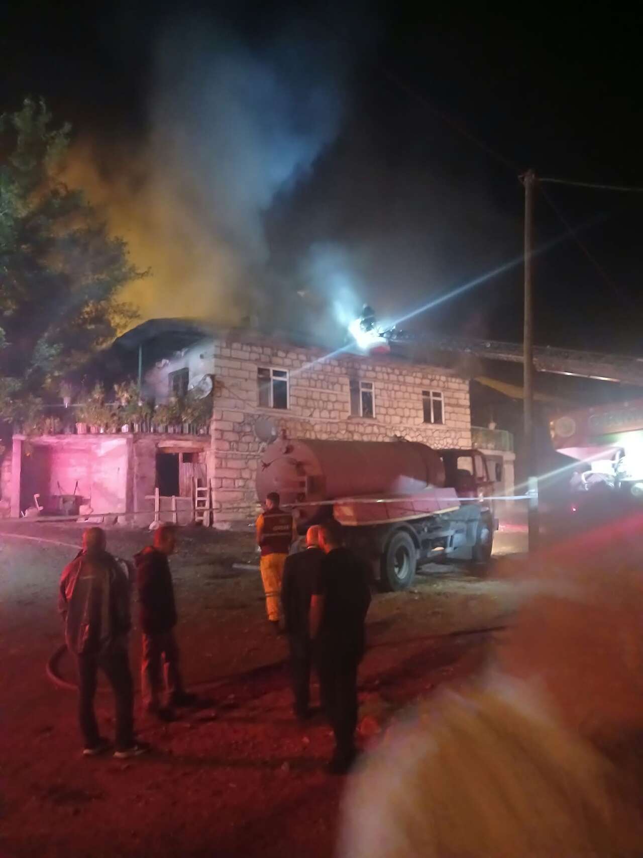 2 katlı ev alevlere teslim oldu! Karı-koca hayatını kaybetti 7